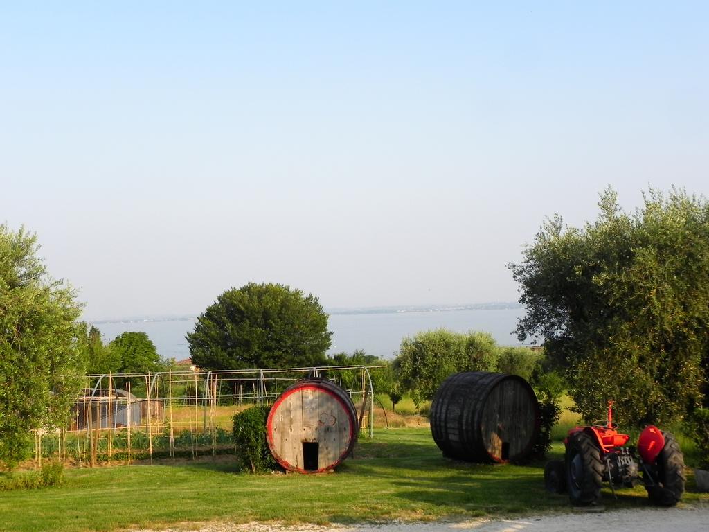30 * Moniga del Garda